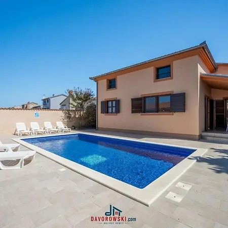 Ena Comfortable Villa